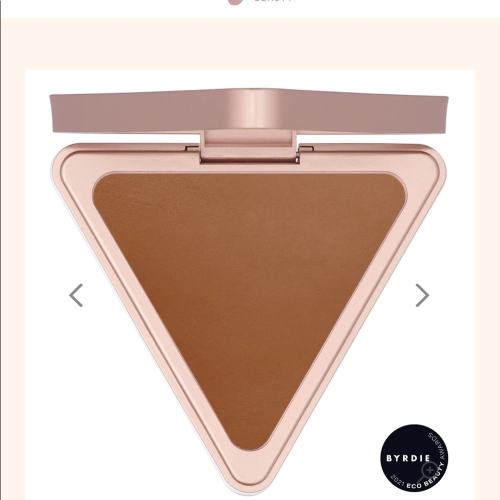 NO LIMITS MATTE BRONZER in shade Courage (tan)